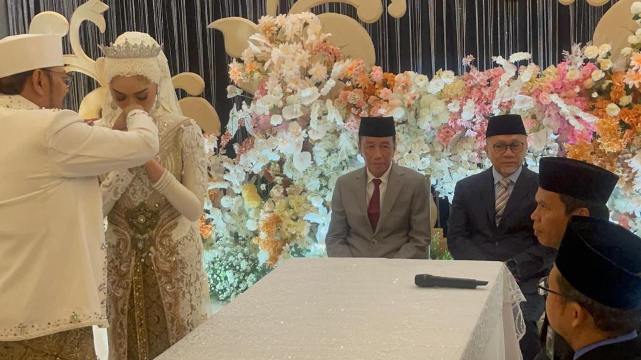 Potret Jokowi dan Zulhas Duduk Berdampingan, jadi Saksi Pernikahan