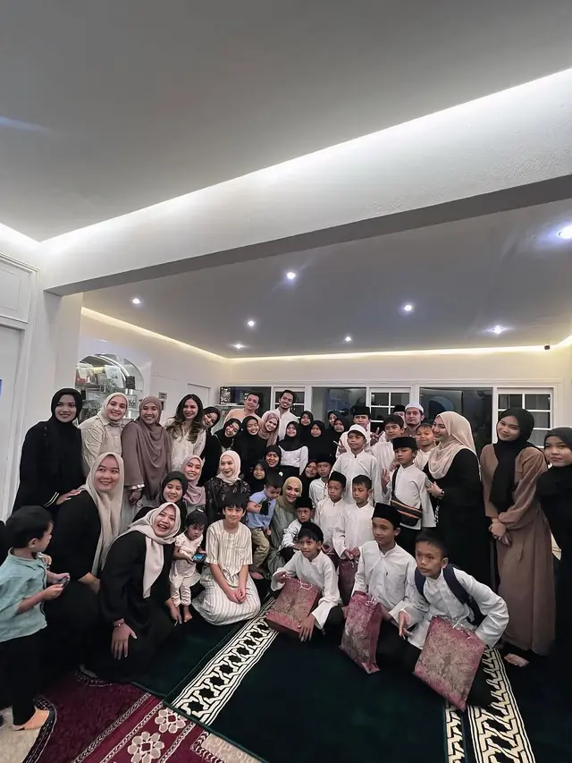 Rieta Amilia Ibunda Nagita Slavina Buka Puasa Bareng Yayasan Humu Yatim ...