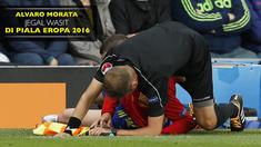 Striker Spanyol, Alvaro Morata menjegal wasit pada laga melawan Republik Ceska di pertandingan perdana grup D Piala Eropa 2016.