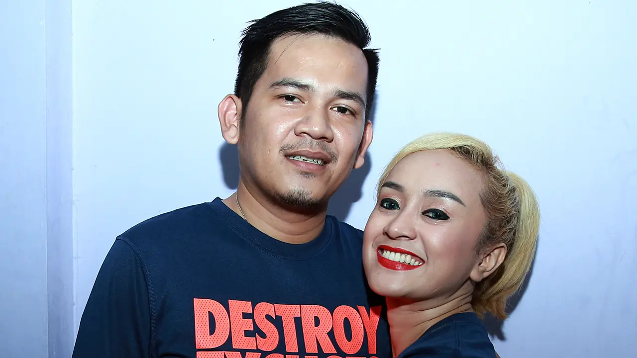 Lia Adista dan suami