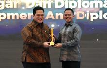 Terima Penghargaan dari KWP Awards 2026, Menpora Erick: Sport Diplomacy Penting untuk Menjaga Hubungan Negara