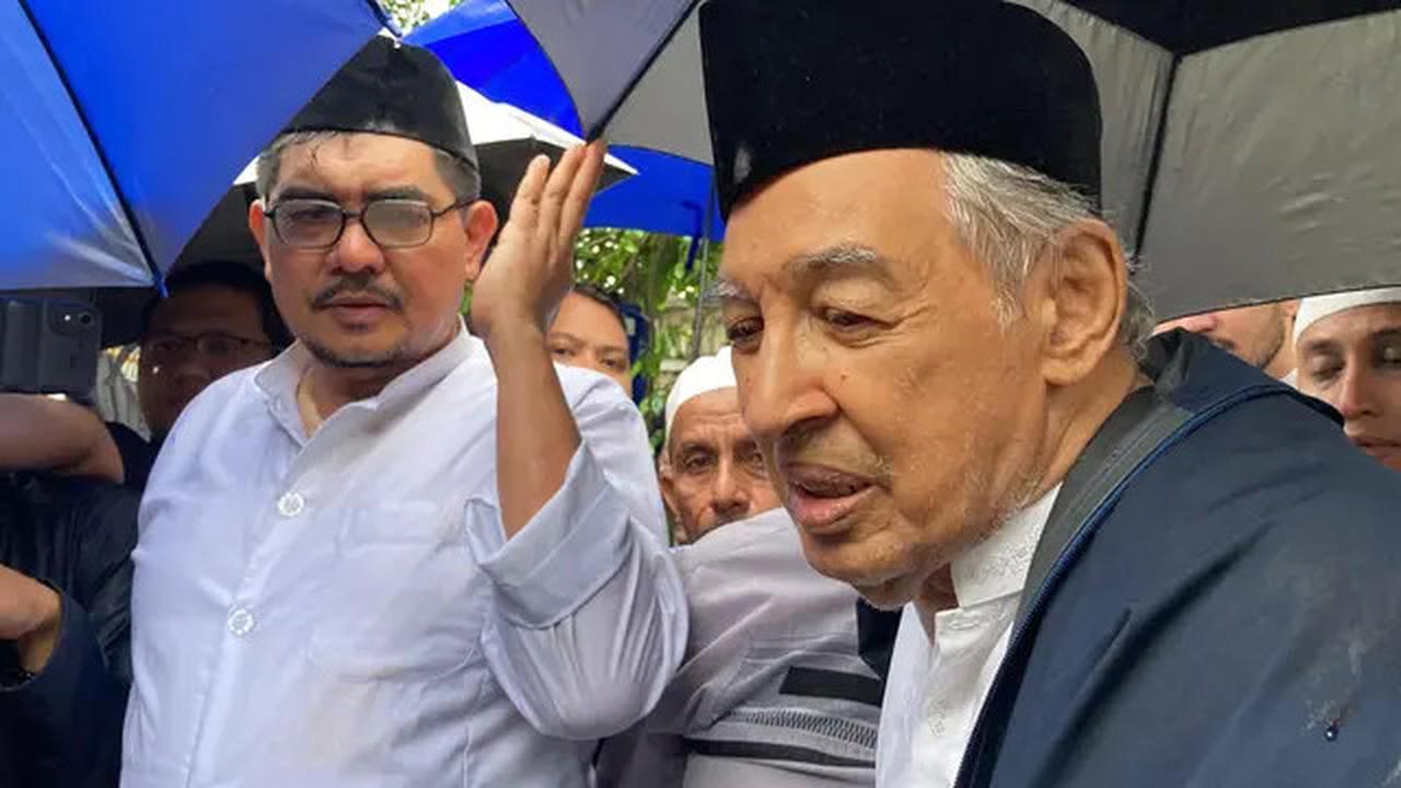 Pemakaman Jenazah Suami Najwa Shihab Diiringi Hujan, Quraish Shihab: Ini Tanda Rahmat Tuhan