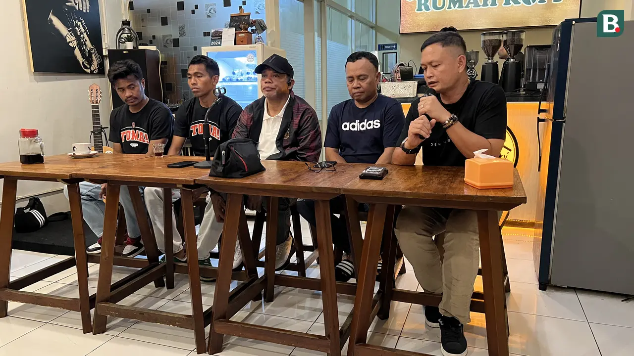 Konferensi Pers Malut United di Ternate