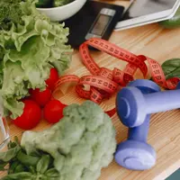 Memulai diet sehat setelah liburan (Foto: Freepik.com)
