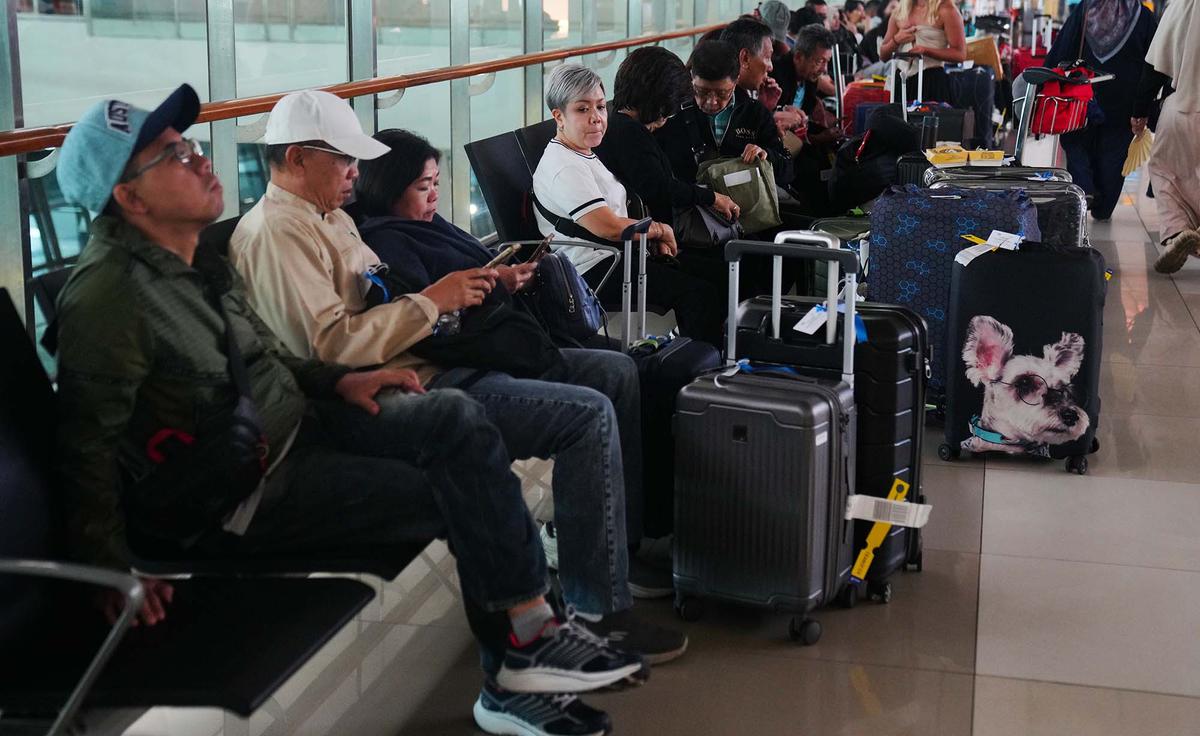 Abu Vulkanik Anak Krakatau Ganggu Penerbangan di Soekarno Hatta