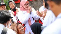 Bupati Banyuwangi Ipuk Fiestiandani menyemangati para atlet di Pekan Olahraga Provinsi (Porprov) VII Jawa Timur 2022 digelar di Jember, Rabu (29/6)/Istimewa.