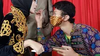 Ahmad Farhan Winarto penyandang Tuli yang mahir merias wajah. Foto: Dokumentasi pribadi.