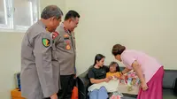 Dukungan Polda Sumut: Kapolda dan Ketua Bhayangkari Jenguk Bocah Viral Korban Penganiayaan