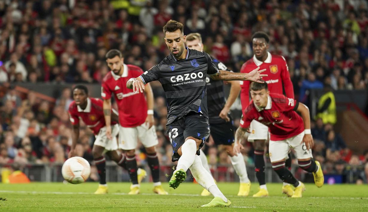 Gol tunggal kemenangan Sociedad datang dari penalti Brais Mendez di babak kedua. MU mendapatkan sejumlah peluang matang, tapi tidak ada gol balasan. (AP/Dave Thompson)
