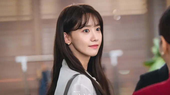 YoonA dalam serial drama Korea King The Land. (Foto: Soompi)