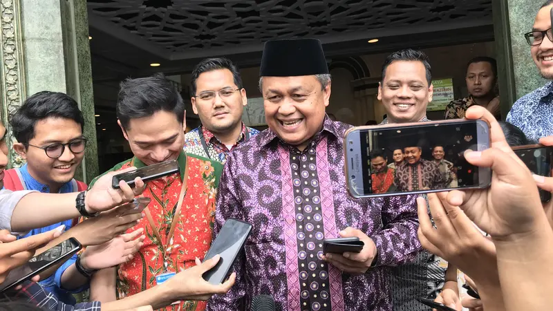 Gubernur Bank Indonesia (BI) Perry Warjiyo di Mesjid Kompleks Gedung BI, Jakarta, Jumat (1/11/2019).