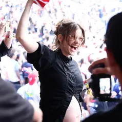 Intip gaya Barbara Palving yang pamer baby bump di Piala Dunia 2026 (@realbarbarapalvin)