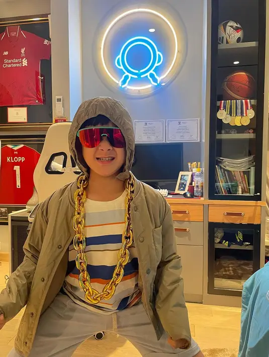 Bahkan warganet sebut Rafathar punya vibes yang cocok sebagai member NCT Dream. Setujukah kamu? [@raffinagita1717]