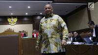 Dirut PT PLN (Persero), Sofyan Basir usai memberikan kesaksian untuk terdakwa kasus suap pembangunan PLTU Riau-1, Johannes Budisutrisno Kotjo pada sidang lanjutan di Pengadilan Tipikor, Jakarta, Kamis (25/10). (Liputan6.com/Helmi Fithriansyah)