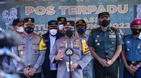 Kapolri Jenderal Listyo Sigit Prabowo meninjau pelaksanaan mudik di Pelabuhan Gilimanuk, Bali, Kamis (28/4/2022).