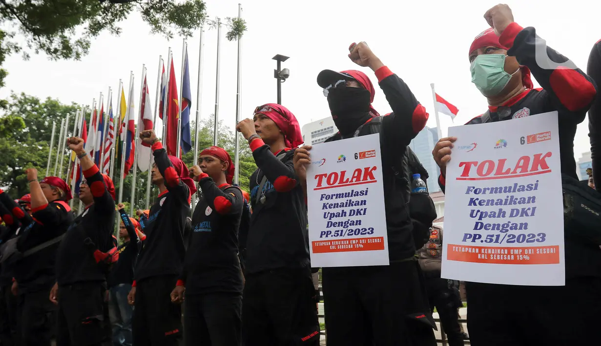 Diketahui, pemerintah DKI Jakarta telah menetapkan UMP 2024 sebesar Rp 5.067.381 atau naik 3,38 persen. (Liputan6.com/Herman Zakharia)