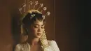 <p>Ternyata, alasannya adalah karena dia teringat pesan bijak netizen. Seseorang menyarankannya untuk mempublikasi pasangan setelah sah menikah. (Foto: thebridestory)</p>