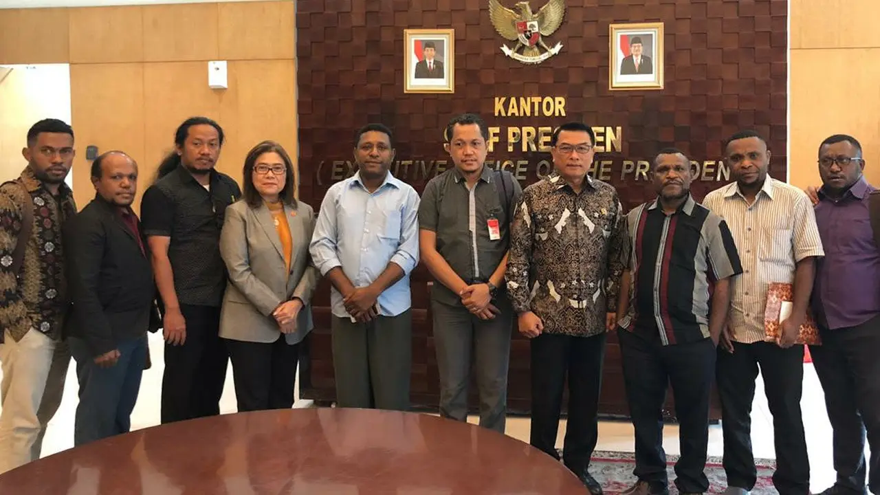 Pengurus PRD sampaikan Resolusi Papua untuk presiden
