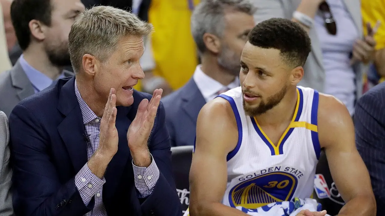Steve Kerr dan Stephen Curry