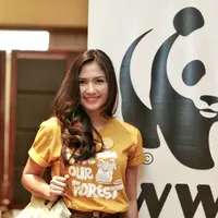 Pemeran Jessica Mila ternyata menyukai binatang. Meski begitu, ia tidak sembarangan dalam memelihara binatang. Apalagi yang masuk dilindungi oleh pemerinah. (Adrian Putra/Bintang.com)