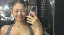 Gaya rambut pucca hair yang melengkapi gayanya bikin Jennie tampil makin imut. [Foto: IG/jennierubyjane].