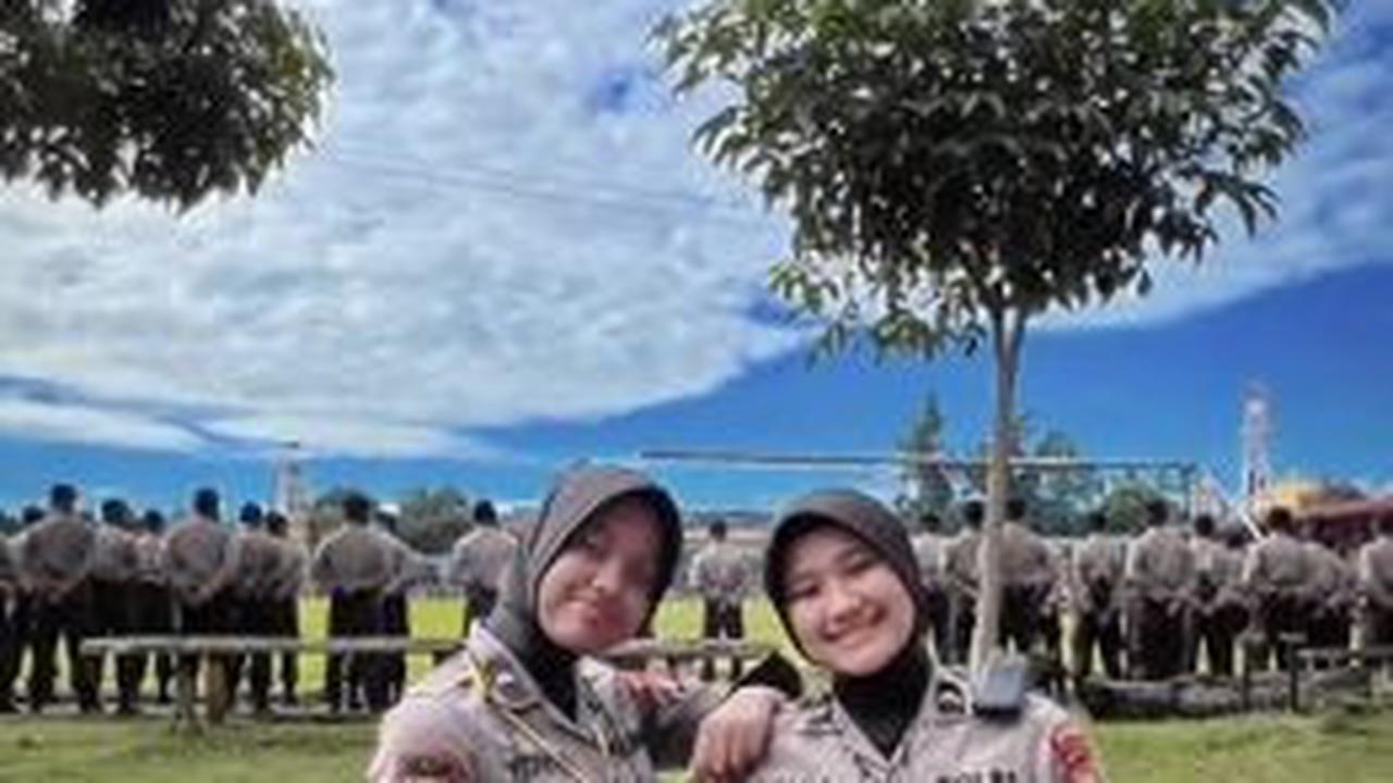 3 Tahun Lalu Ditatap Bangga Sang Ayah yang jadi Perwira Polri, Kini Polwan Ini Tersenyum Haru di Atas Pusara Ayah
