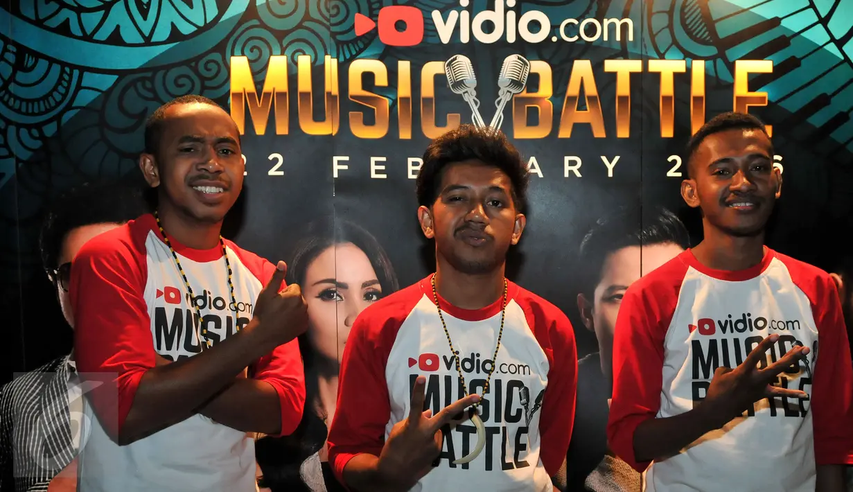 Napy Star dari tim Ariel Noah berpose pada konfrensi pers di Senayan City, Jakarta, Senin (22/2). Perlombaan Musik yang dimulai sejak 24 November 2015 ini akhirnya menyisakan 5 finalis. (Liputan6.com/Yoppy Renato)