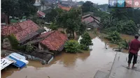Banjir Mengenpung Bima, Mari Bantu Ringankan Beban Mereka