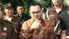 Menteri ESDM Sudirman Said mendatangi Gedung Bundar Kejaksaan Agung, Jakarta, untuk memberikan keterangan terkait kasus dugaan permufakatan jahat yang diduga dilakukan Ketua DPR Setya Novanto dan pengusaha Reza Chalid.  