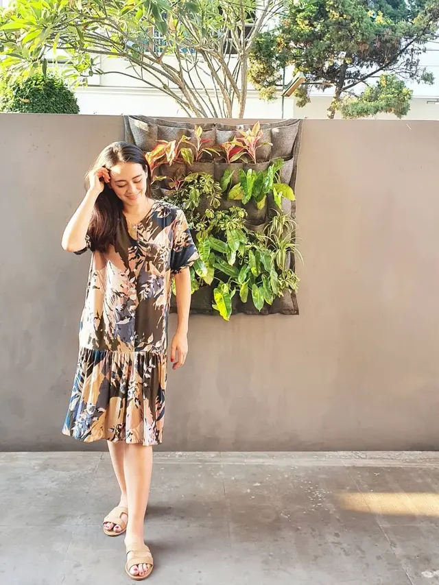 Potret Tiffany Orie Kenakan Baju Daster. (Sumber: Instagram/tiff.justin)