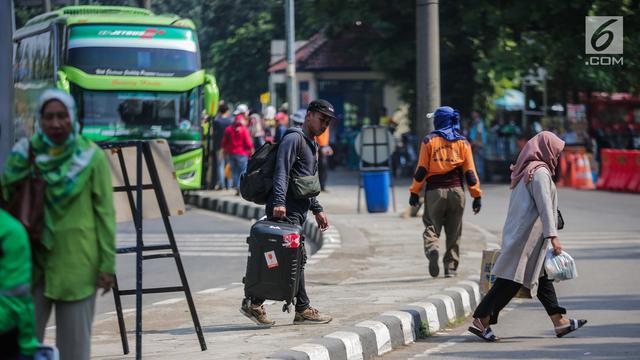 Arus Balik Lebaran 2019 di Kampung Rambutan
