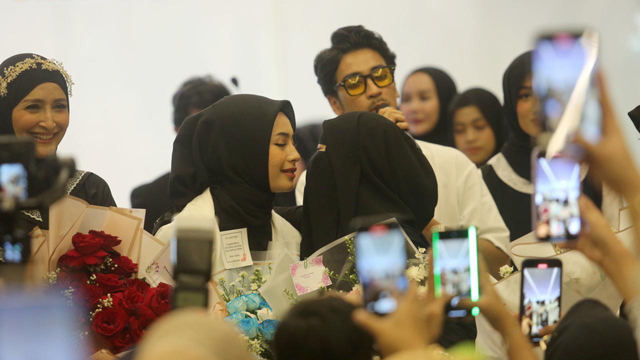 Umi Pipik Tidak Masalah Dengan Penampilan Tomboy Sintya Marisca