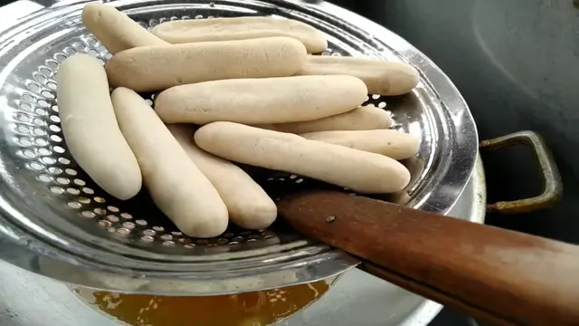 Tanpa Telur, Begini Cara Goreng Otak-otak Agar Mengembang Tanpa Meletup