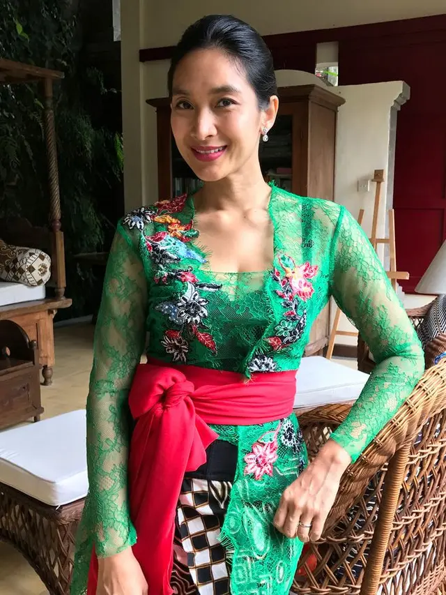 Model Kebaya Bali Terbaru 2024 Bikin Cantik dan Menawan ala Wanita Pulau Dewata