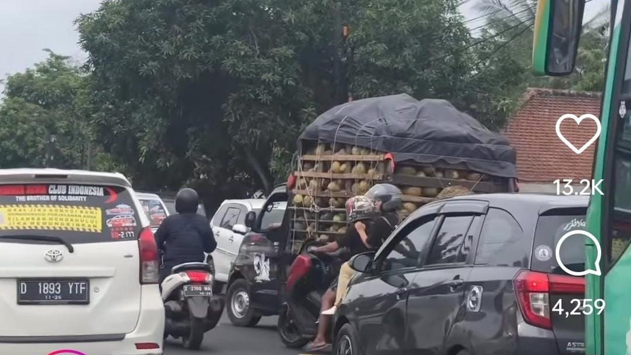 Dari tangkapan video, pelaku menggunakan mobil dengan stiker  besar di kaca belakangnya: AvanzaXenia Club Indonesia (AXCI), dan bukan AXIC (AvanzaXenia Indonesia Club).