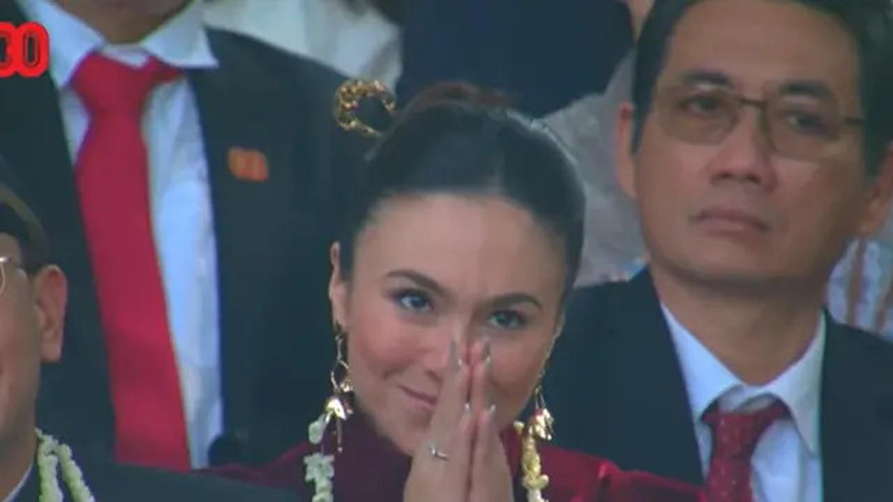 Wulan Guritno Jadi Sorotan di Upacara HUT ke-80 RI, Tampil Cantik dengan Kostum Jeng Yah di Serial Gadis Kretek