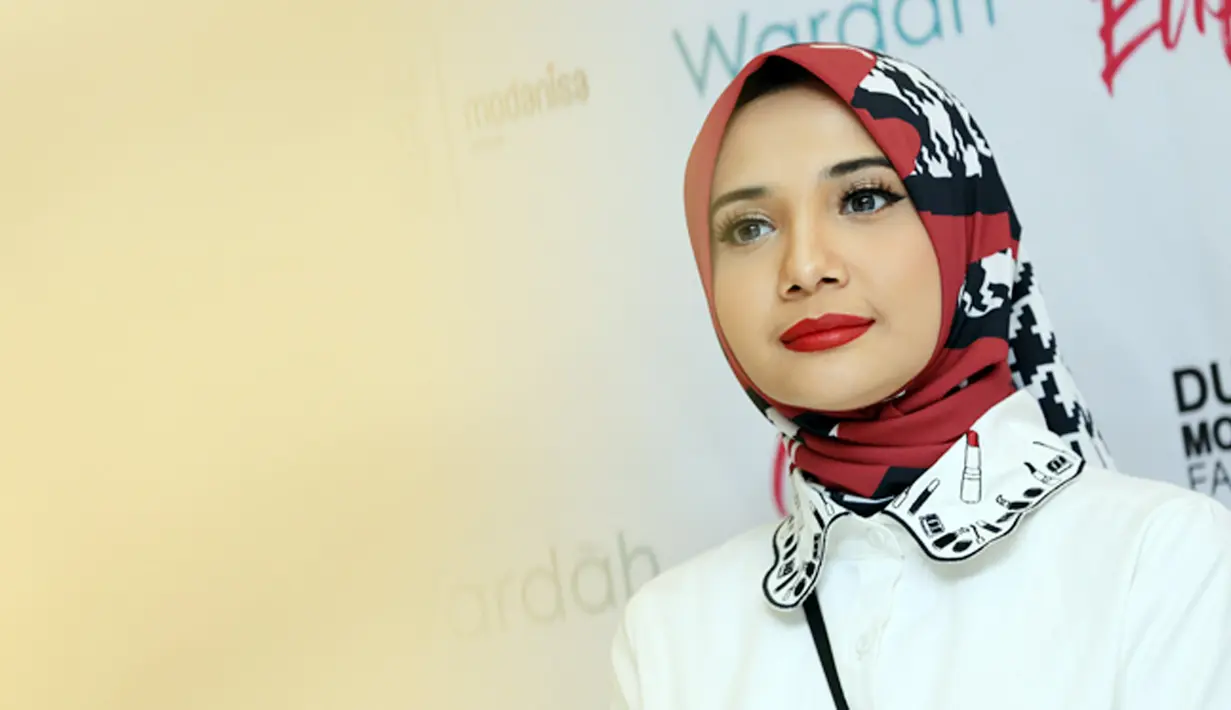 Zaskia Sungkar baru saja menjalani operasi di salah satu Rumah Sakit di Malaysia. Menurut diagnosa, istri Irwansyah itu menderita Endometriosis. Salah satu kelainan di jaringan rahim. (Deki Prayoga/Bintang.com)