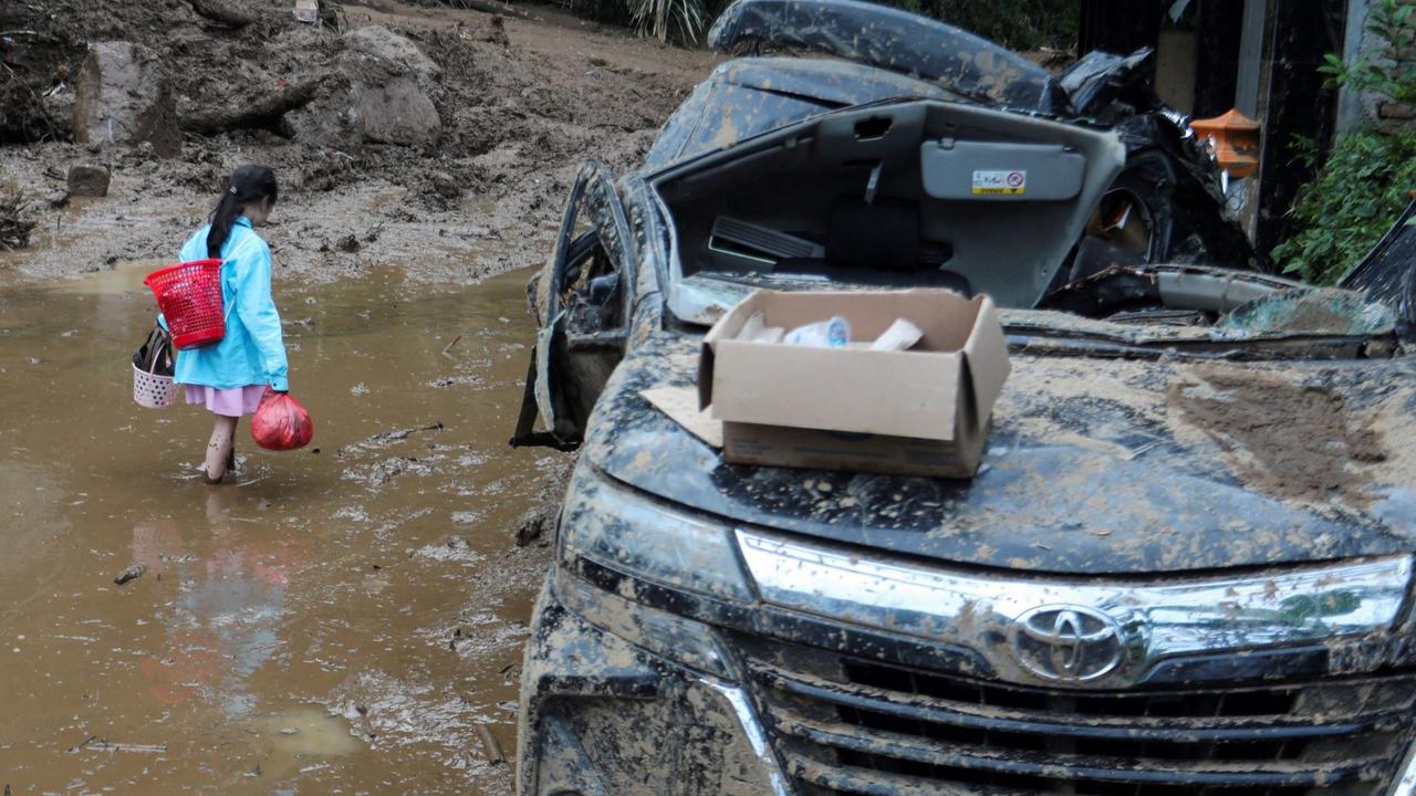Banjir bandang dan tanah longsor di Karo