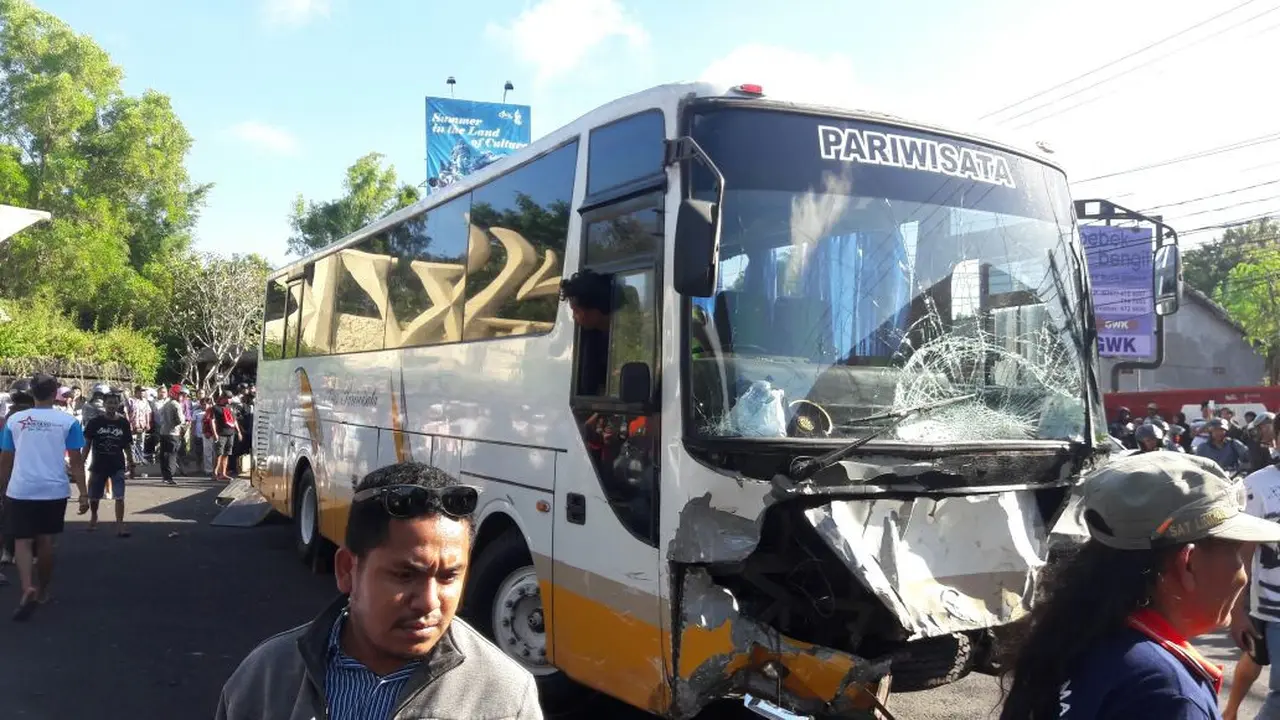 tabrakan beruntun