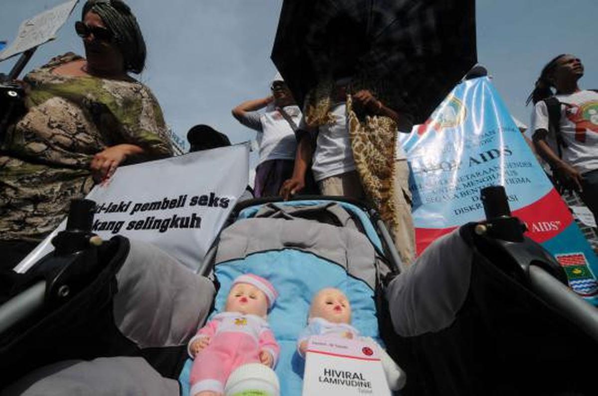 Peringati HIV/Aids se-dunia, ratusan aktivis padati Bundaran HI