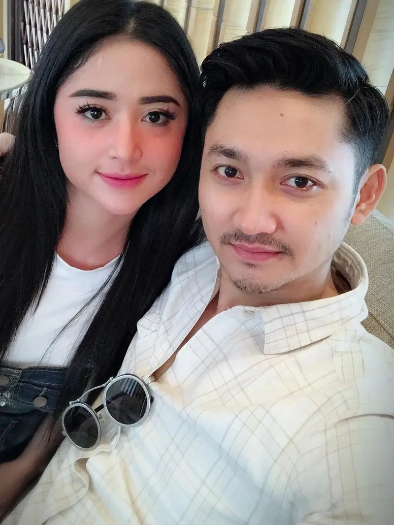 Angga Wijaya dan Dewi Perssik