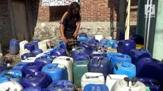 Sudah dua bulan ini, warga dusun Legaran Gunung, Kabupaten Semarang, Jawa Tengah, mengalami krisis air bersih. 