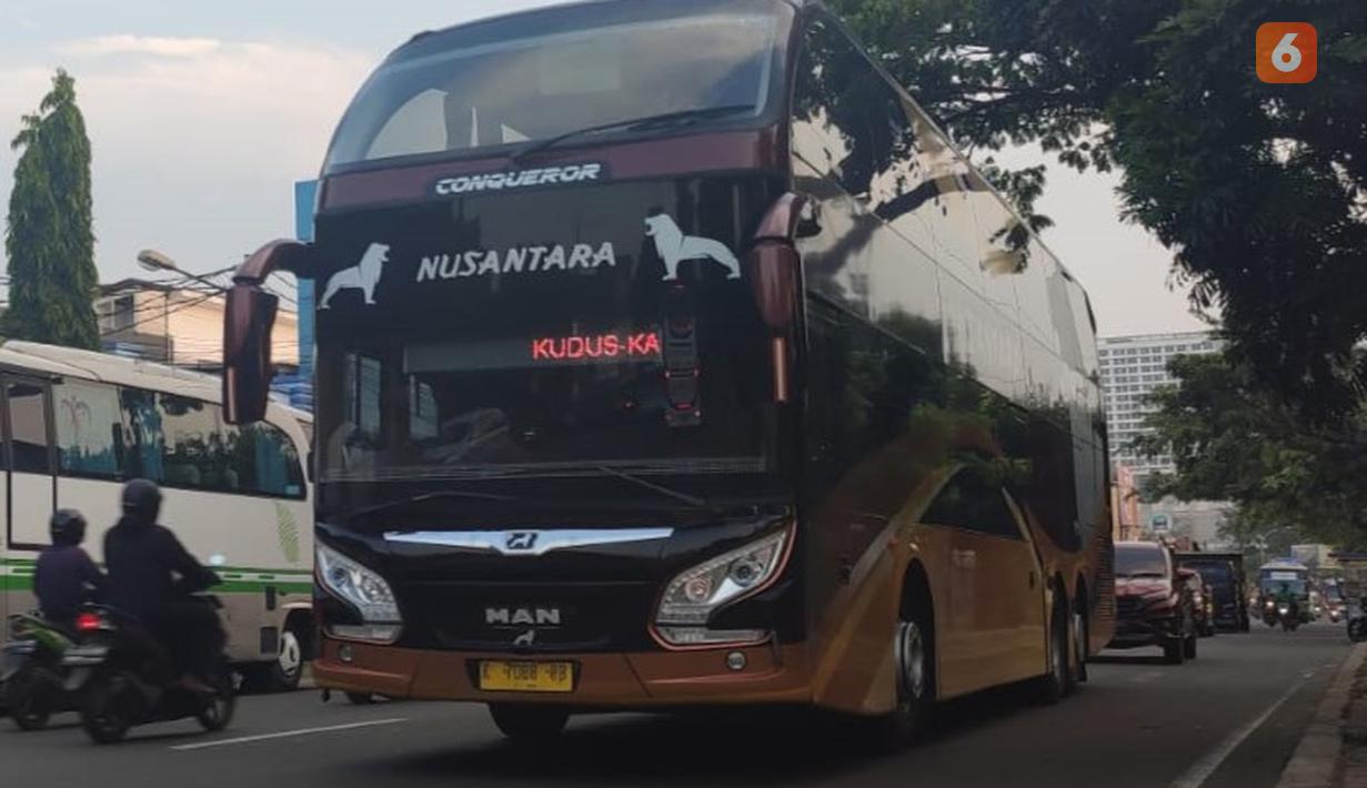 Nusantara Gemilang Conqueror generasi kedua milik PO Nusantara.