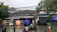 Depan Stasiun Tebet Banjir Usai Hujan Deras Guyur Jakarta