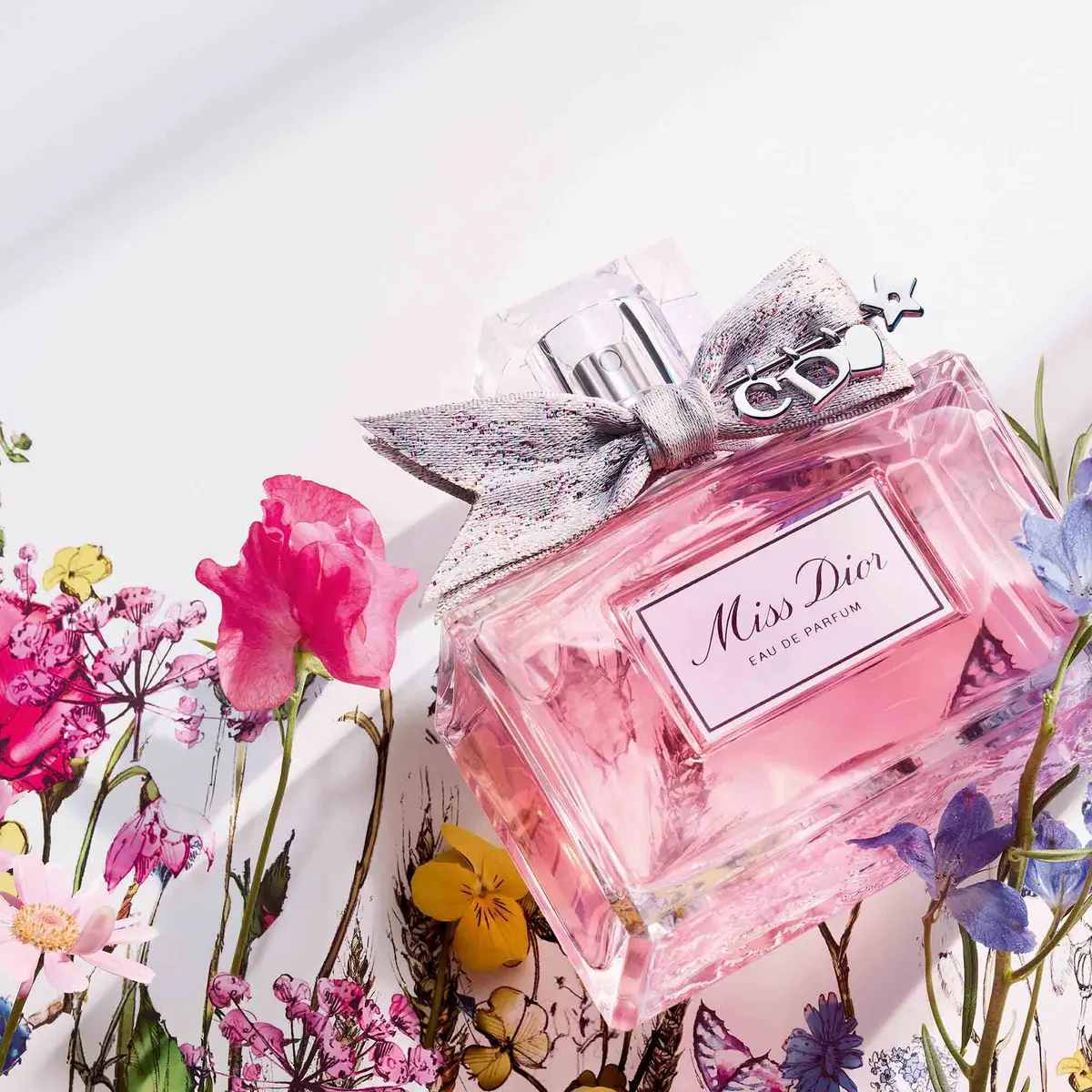 Keharuman Bunga Elegan disertai Keindahan Sentuhan Couture dalam Parfum Miss Dior Terbaru Beauty Fimela