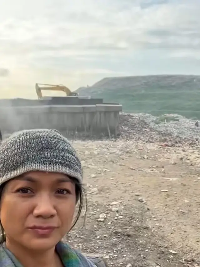 Potret Nirina Zubir di Bantargebang (Sumber: Instagram/@nirinazubir_)