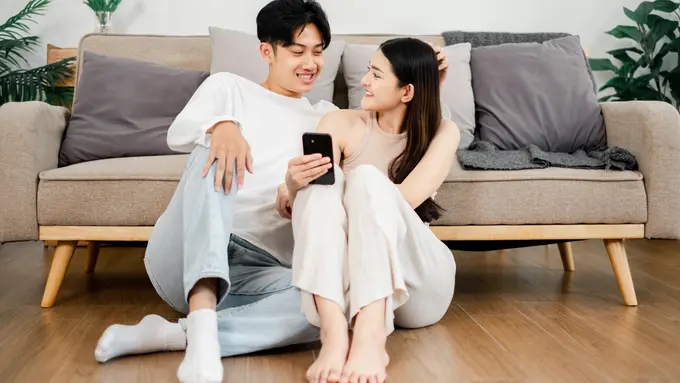 couple september hubungan santai