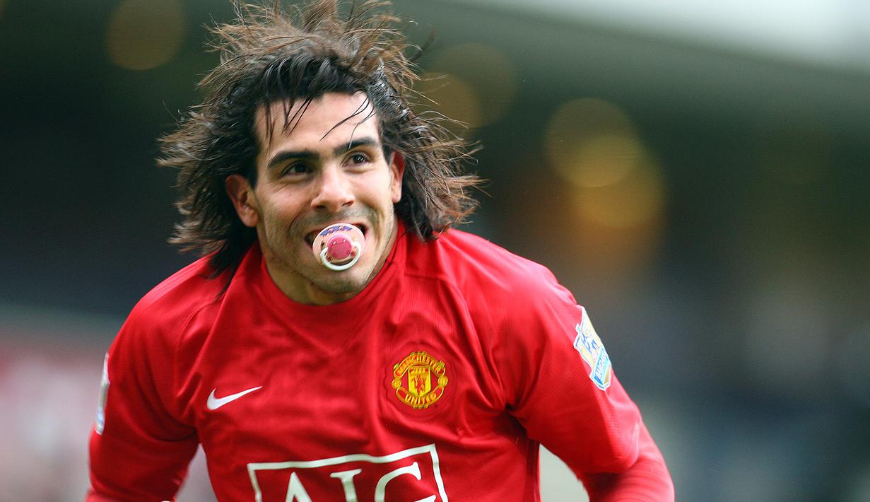 Carlos Tevez - Peran penyerang asal Argentina ini sangat besar saat membawa Manchester United meraih gelar Liga Champions 2008/09. Selama di Old Trafford Tevez memenangi dua Liga Inggris, satu Piala Liga, Piala Dunia Klub dan Liga Champions. (AFP/Paul Ellis)
