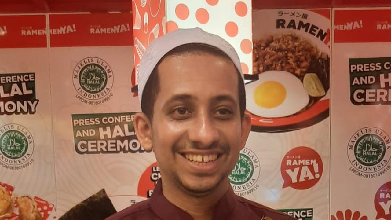 Husein Ja'far Al Hadar atau yang dikenal dengan Habib Jafar