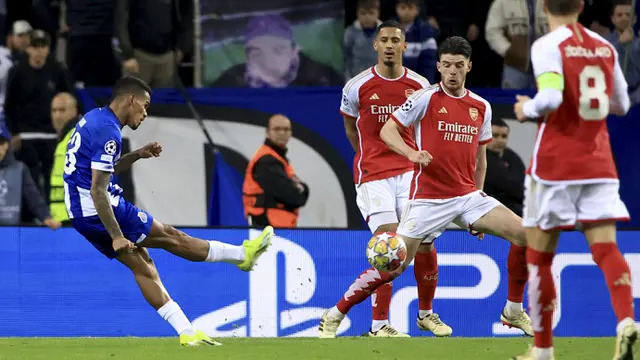 Foto: Tendangan Indah Wenderson Galeno Bawa FC Porto Tumbangkan Arsenal di Liga Champions